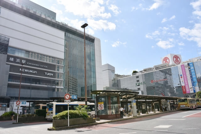 横浜駅西口広場